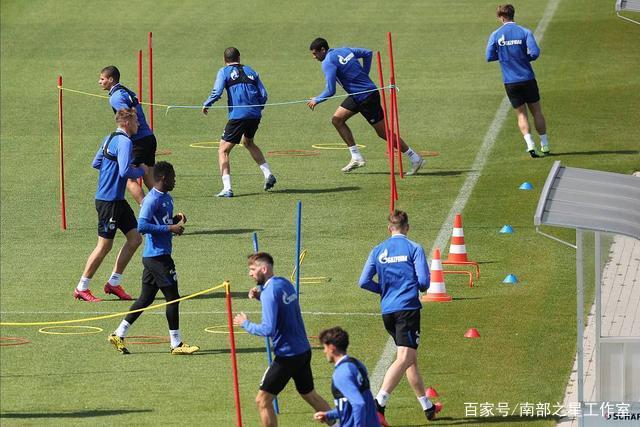 亚足联国家队身价榜：日韩领跑 国足排名第15